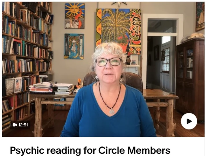 Elie presenting a Circle member psychic reading on Patreon.